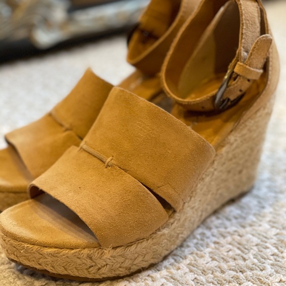 Made in BRAZIL as 9 leather/suede wedge - Picture 2 of 4